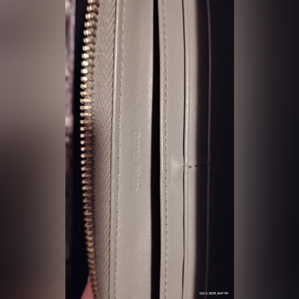 Miu Miu Crocodile Leather Long Wallet 8" L 4" H In Great Condition - Picture 3 of 5